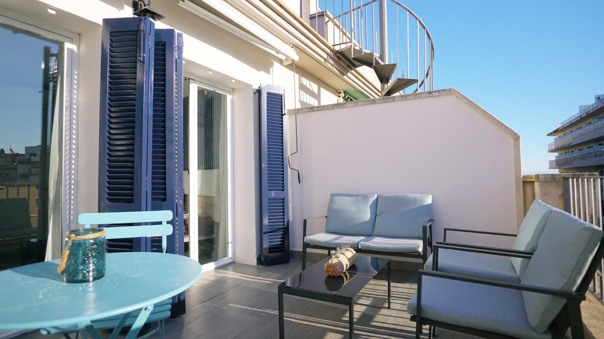 Beachstyle Penthouse By Hello Homes Sitges Bagian luar foto
