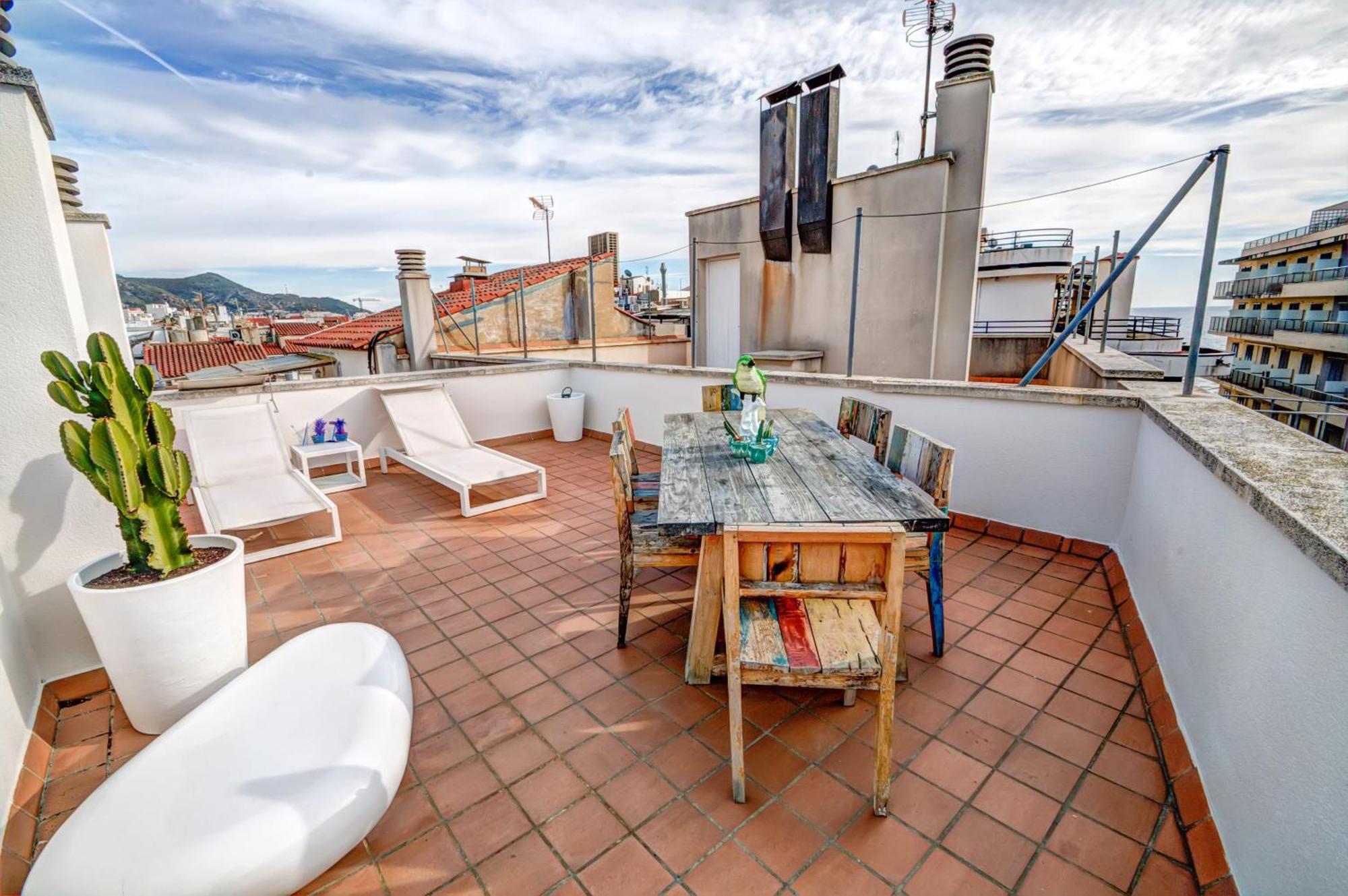 Beachstyle Penthouse By Hello Homes Sitges Bagian luar foto