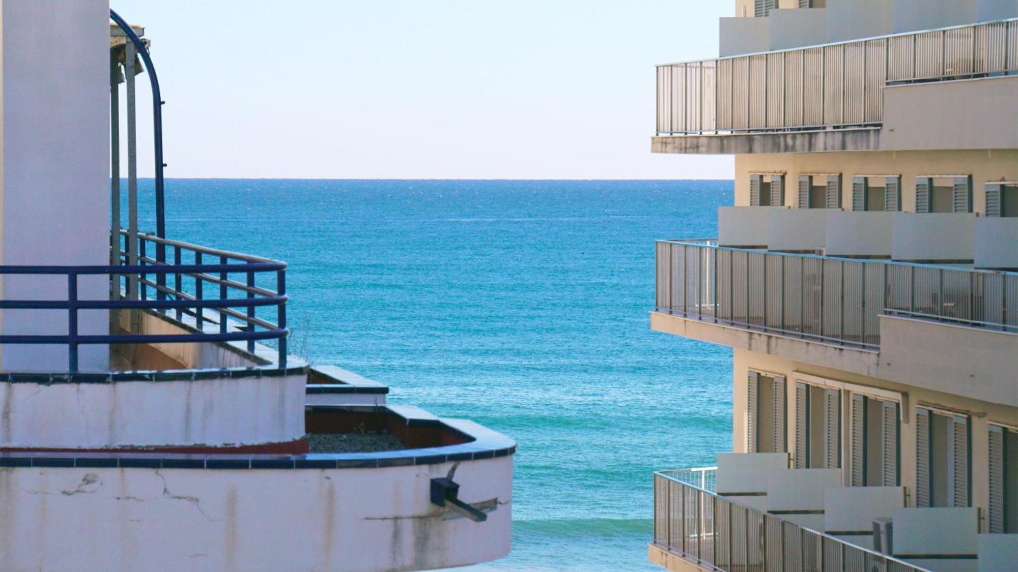 Beachstyle Penthouse By Hello Homes Sitges Bagian luar foto